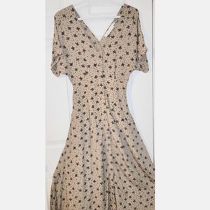 ASTR The Label Floral Dress. Size XS. Tan Brown Beige